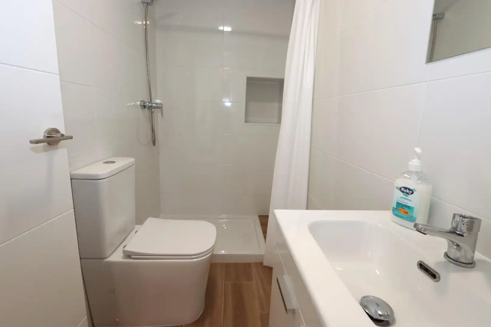 Bathroom of Flat for rent in Cartagena  with Terrace and Furnished