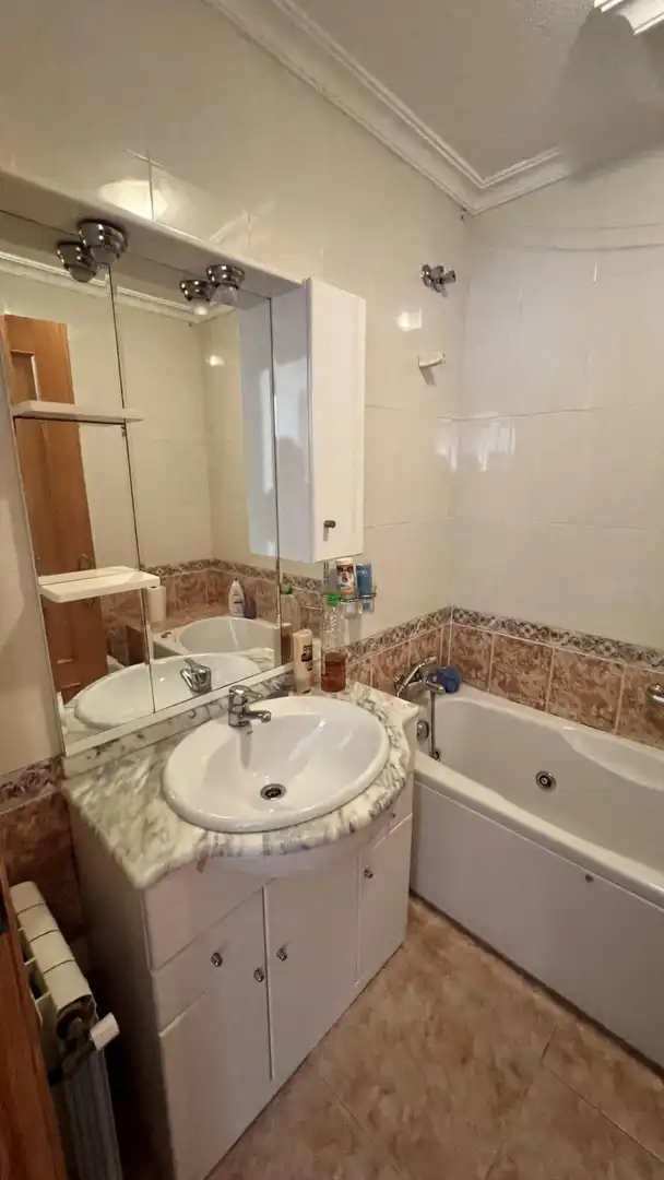 Bany de Casa adosada en venda en Torrevieja amb Calefacció, Jardí privat i Moblat