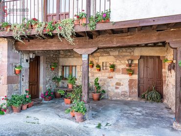 Casa aparellada amb balcó en venda a VIERNOLES-HERRE