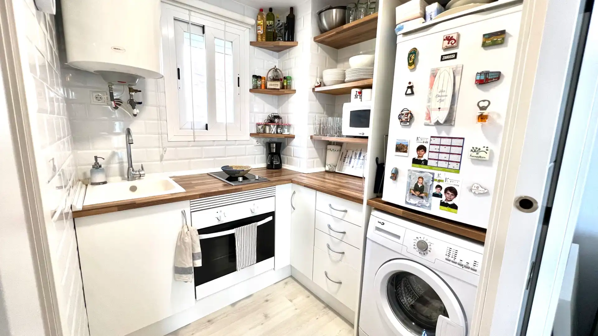 Kitchen of Apartments for sale in Calvià  with Air Conditioner, Terrace and Furnished