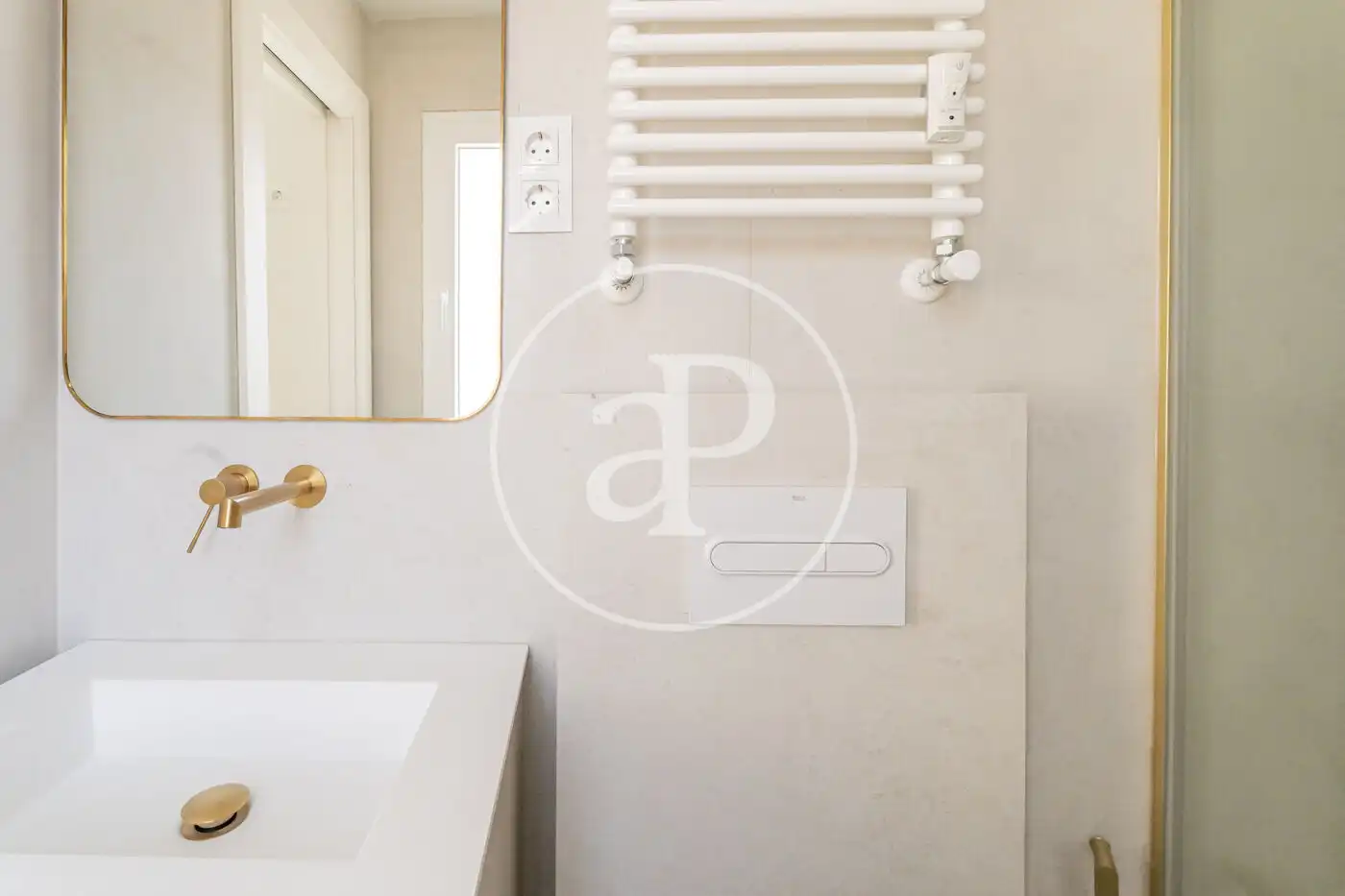 Bathroom of Attic for sale in Madrid  with Air Conditioner, Heating and Terrace