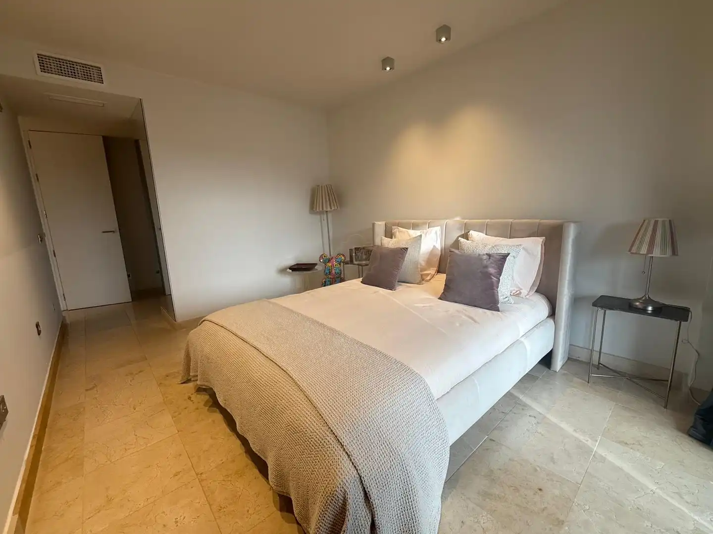 Bedroom of Apartments for rent in Benahavís  with Air Conditioner, Terrace and Swimming Pool