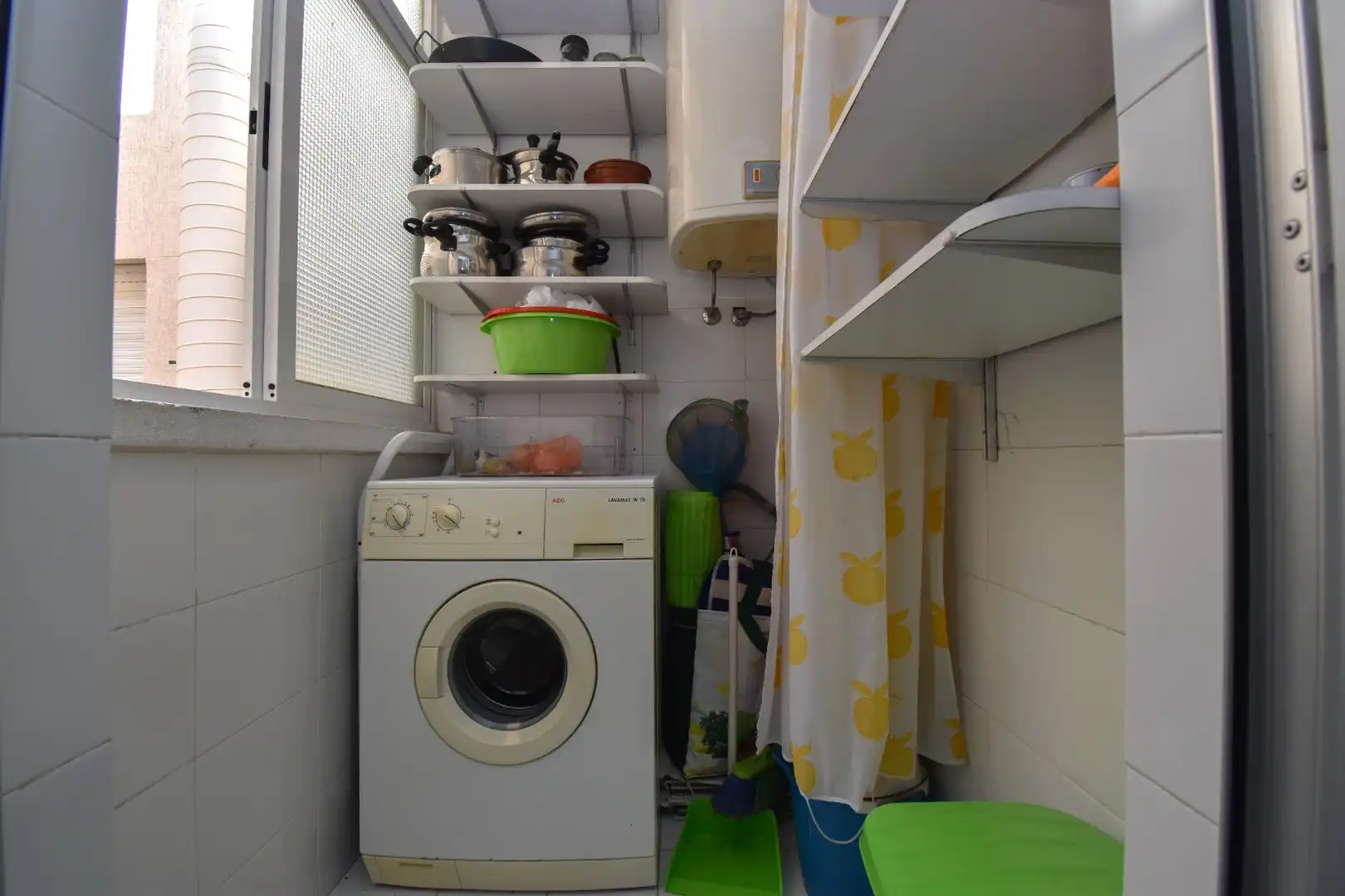 Cuina de Apartament de lloguer en Santa Pola amb Aire condicionat, Calefacció i Terrassa