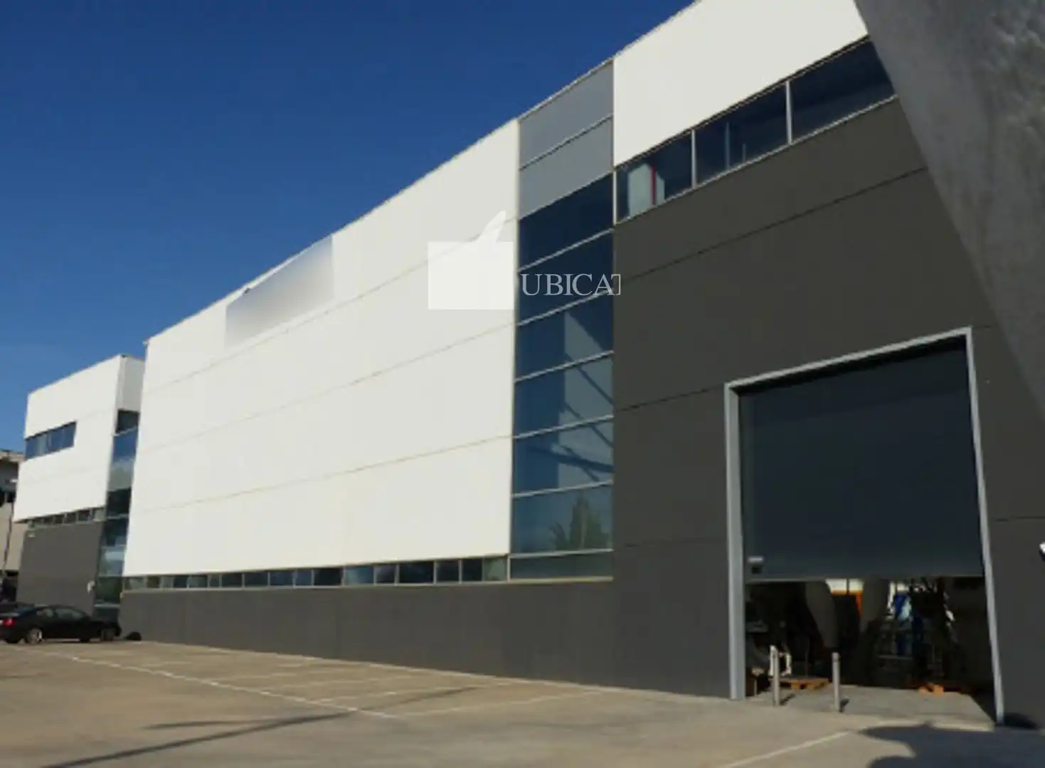 Außenansicht von Fabrikhallen zur Miete in Gavà