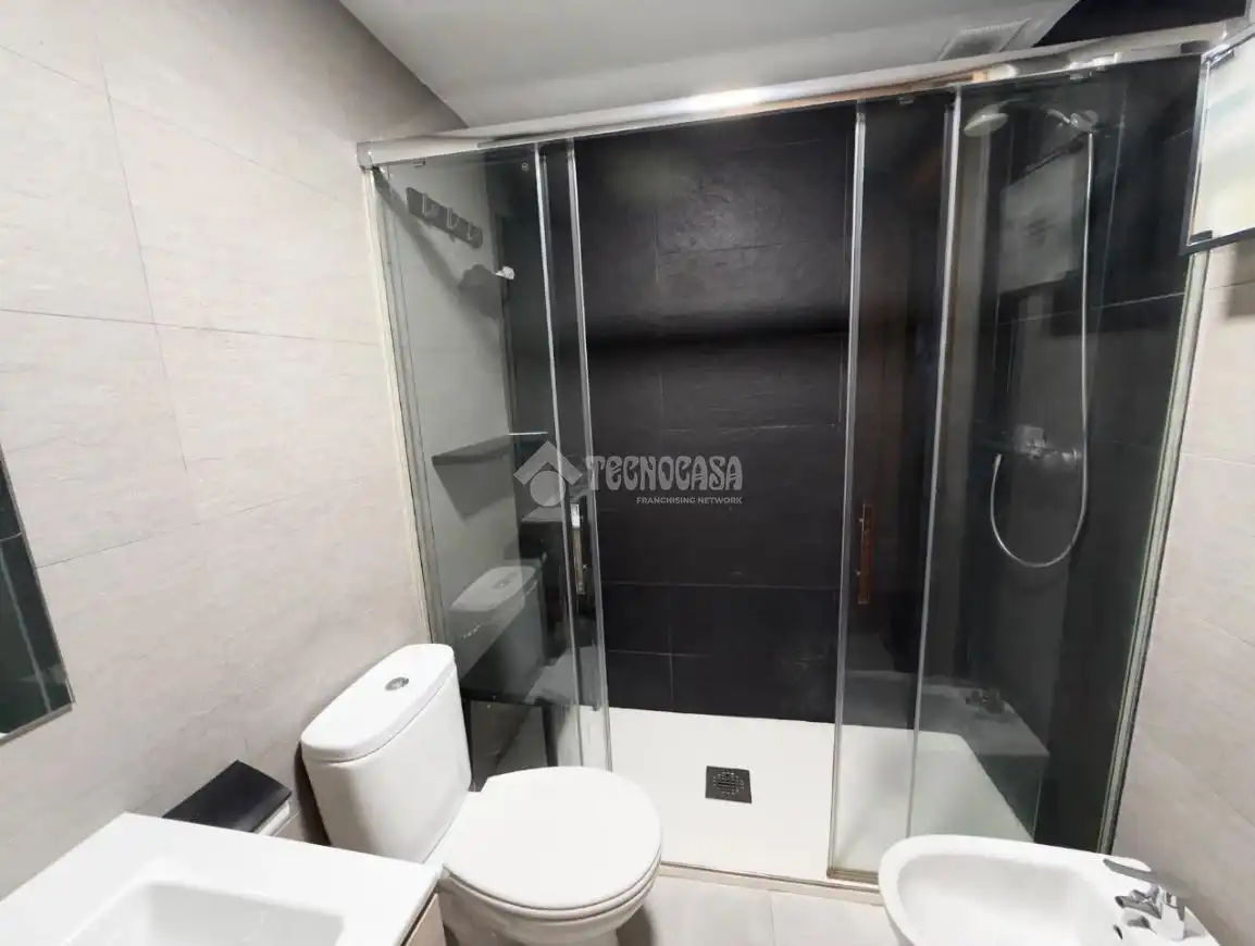 Baño de Piso en venta en Ontígola con Aire acondicionado, Calefacción y Terraza