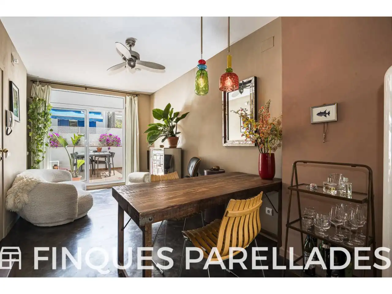 Esszimmer von Dachboden zum Verkauf in Sitges mit Klimaanlage, Heizung und Terrasse