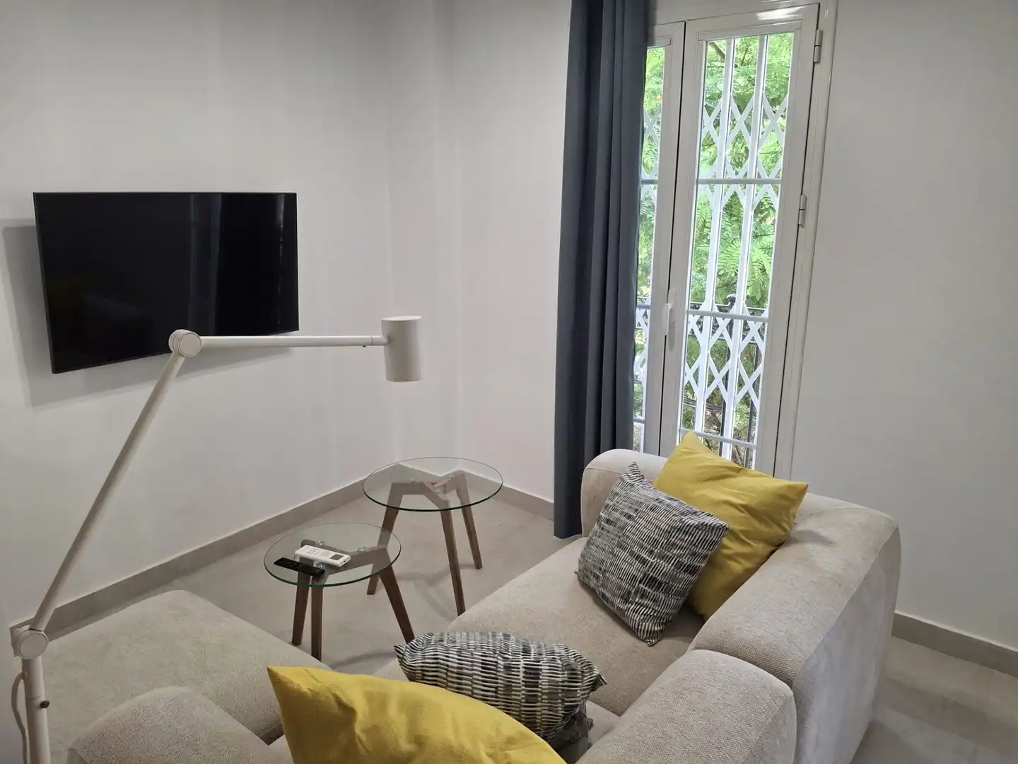 Sala d'estar de Pis de lloguer en Málaga amb Aire condicionat i Moblat