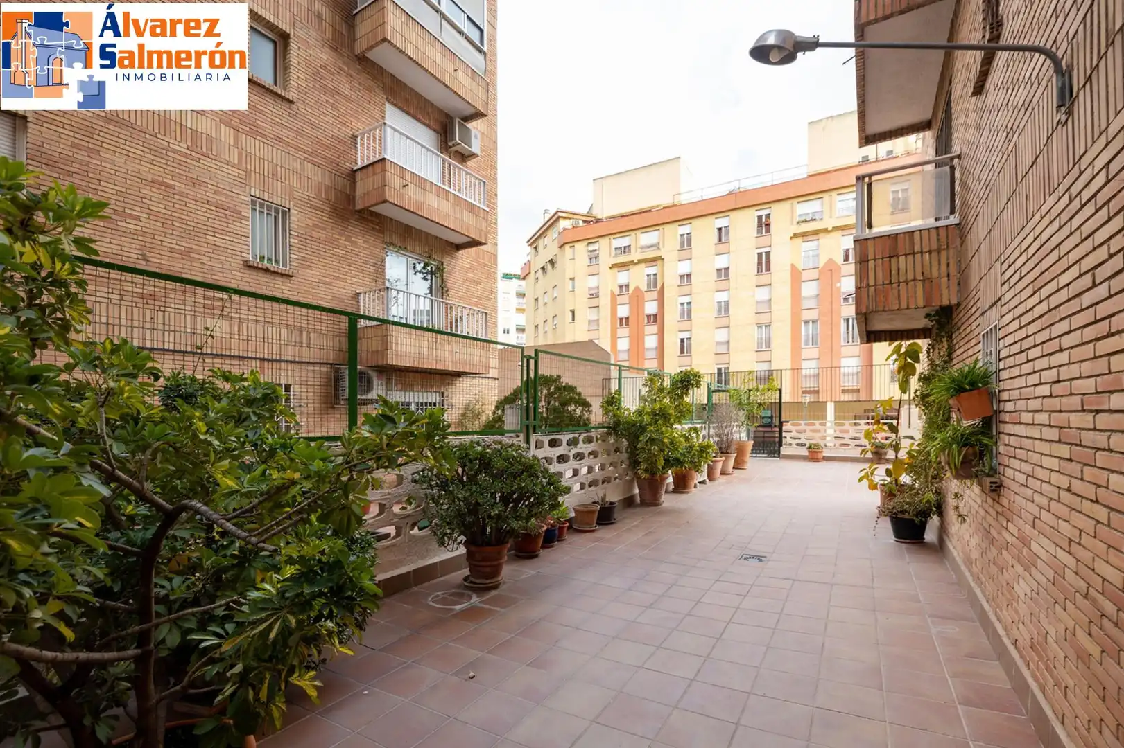 Exterior view of Flat for sale in Granada