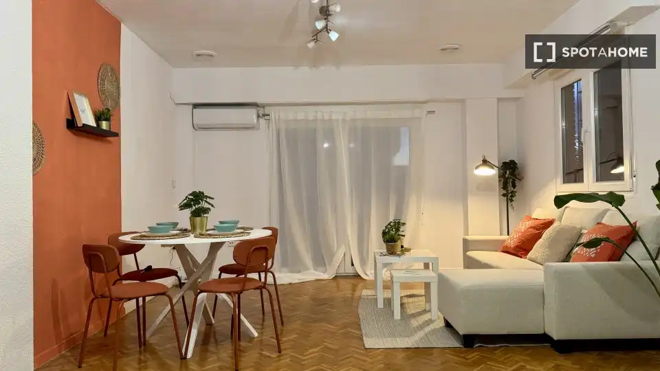 Flat for rent in Favara