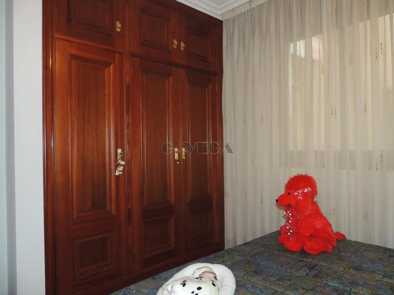 Dormitori de Pis en venda en Vigo  amb Calefacció i Traster