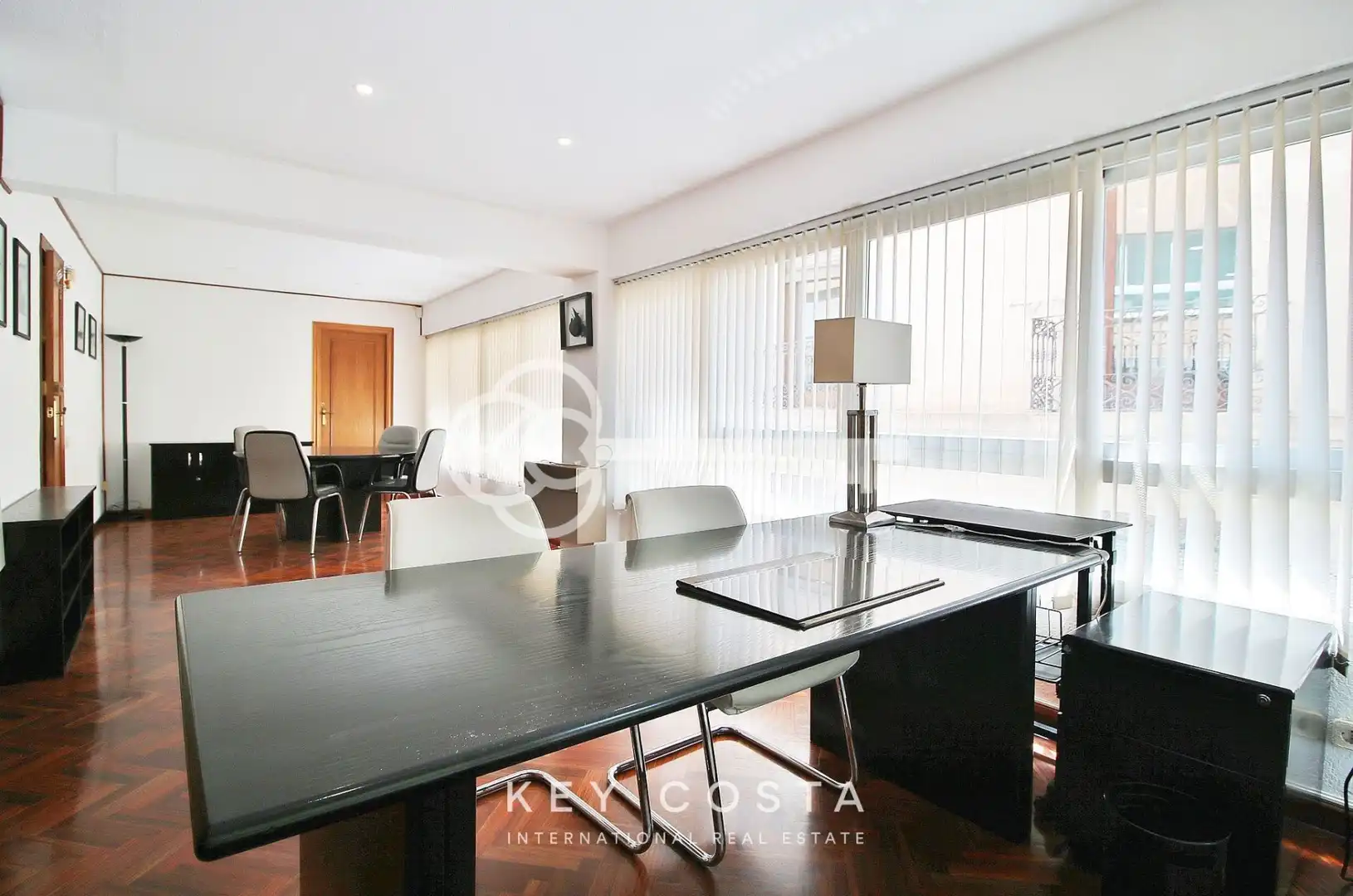 Office for sale in Barrio del Centro