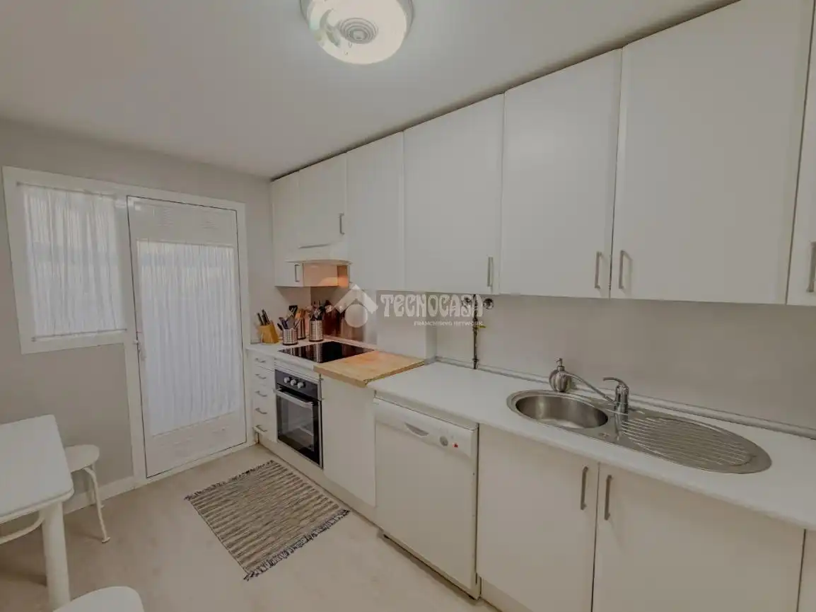 Cocina de Piso en venta en Rota con Aire acondicionado, Calefacción y Jardín privado