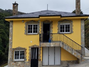 Casa amb balcó en venda a Santa Eufemia 1A