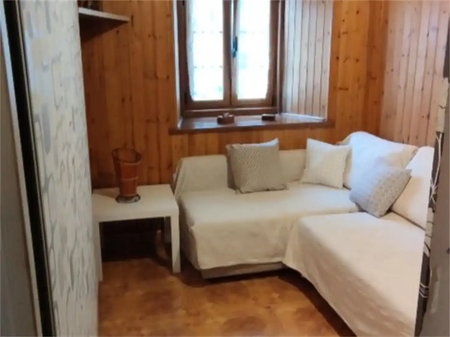 Sala d'estar de Casa adosada en venda en Castropol