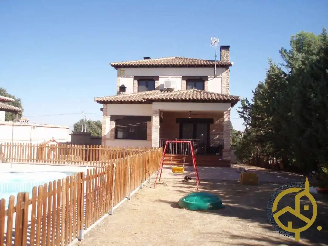 Exterior view of Houses for sale in Nambroca  with Air Conditioner, Heating and Private garden