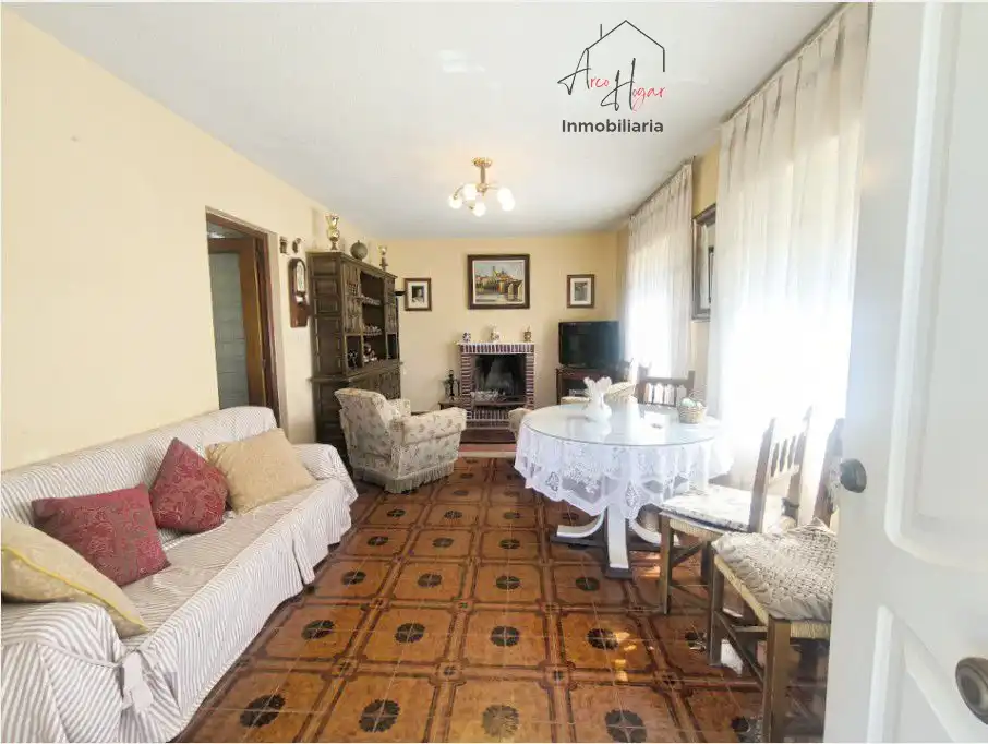 Sala de estar de Casa o chalet en venta en Calvarrasa de Abajo con Calefacción, Terraza y Trastero