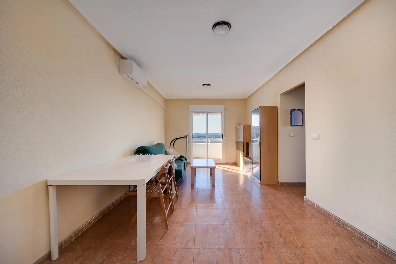 Habitación de Apartamento en venta en Torrevieja con Terraza, Amueblado y Piscina comunitaria