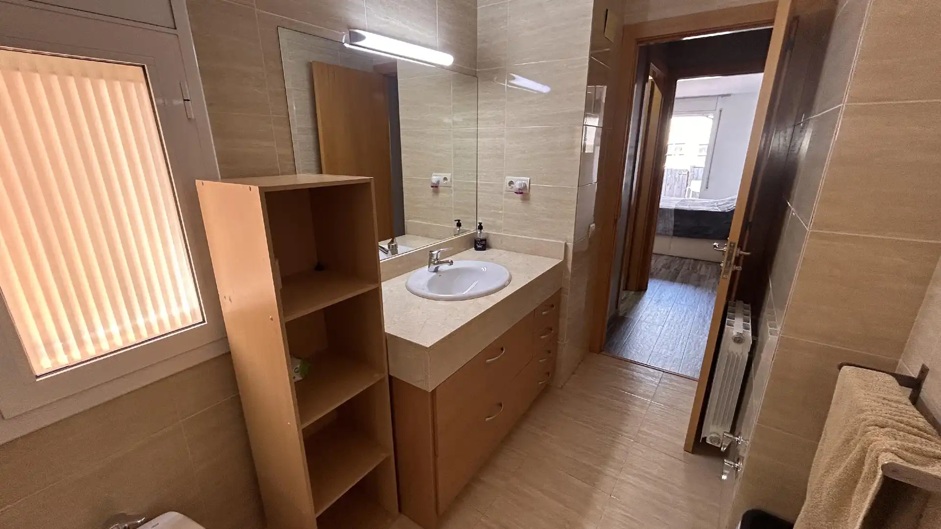 Bathroom of Flat for sale in Sant Andreu de la Barca  with Air Conditioner, Heating and Storage room