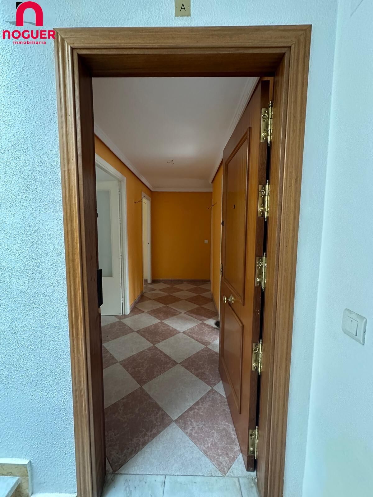 Piso en venta en Priego de Córdoba con Jardín privado, Balcón y Piscina comunitaria