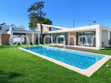 Villa mit Balkon zum Verkauf in Calle PIRINEOS
