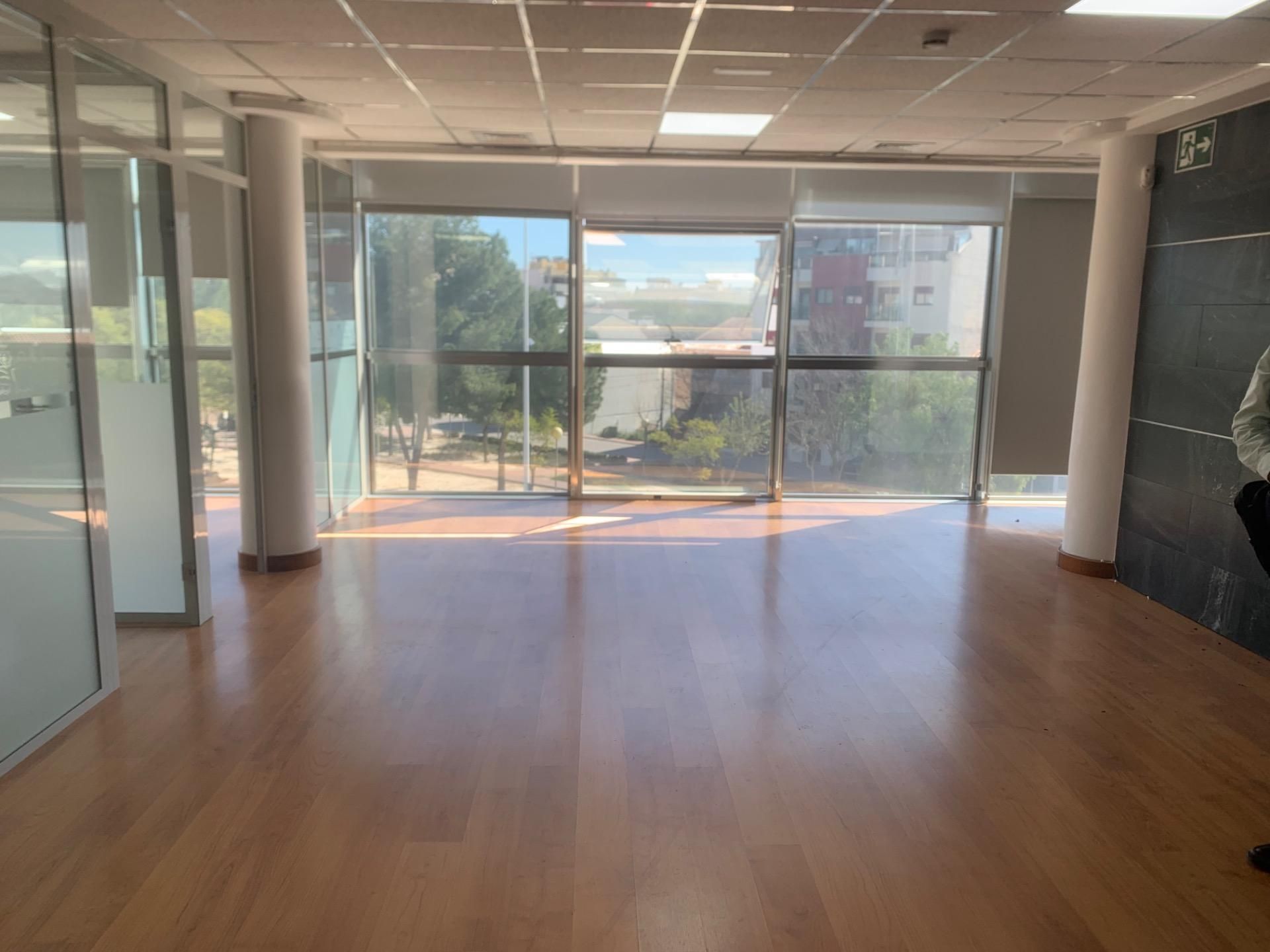 Büro zur Miete in Fátima - El Panderón, Casco Urbano