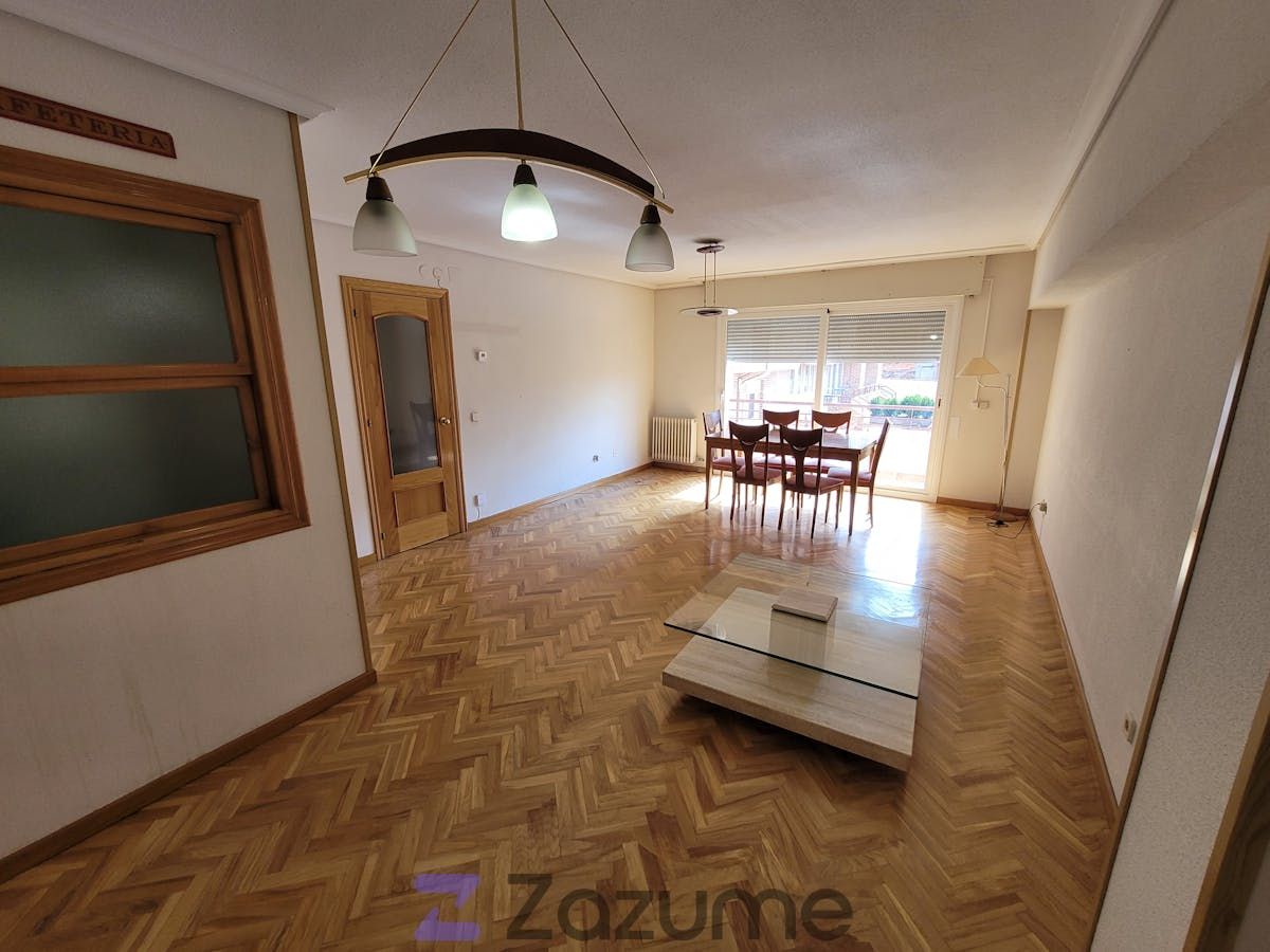 Living room of Flat to rent in Segovia Capital  with Heating, Parquet flooring and Terrace