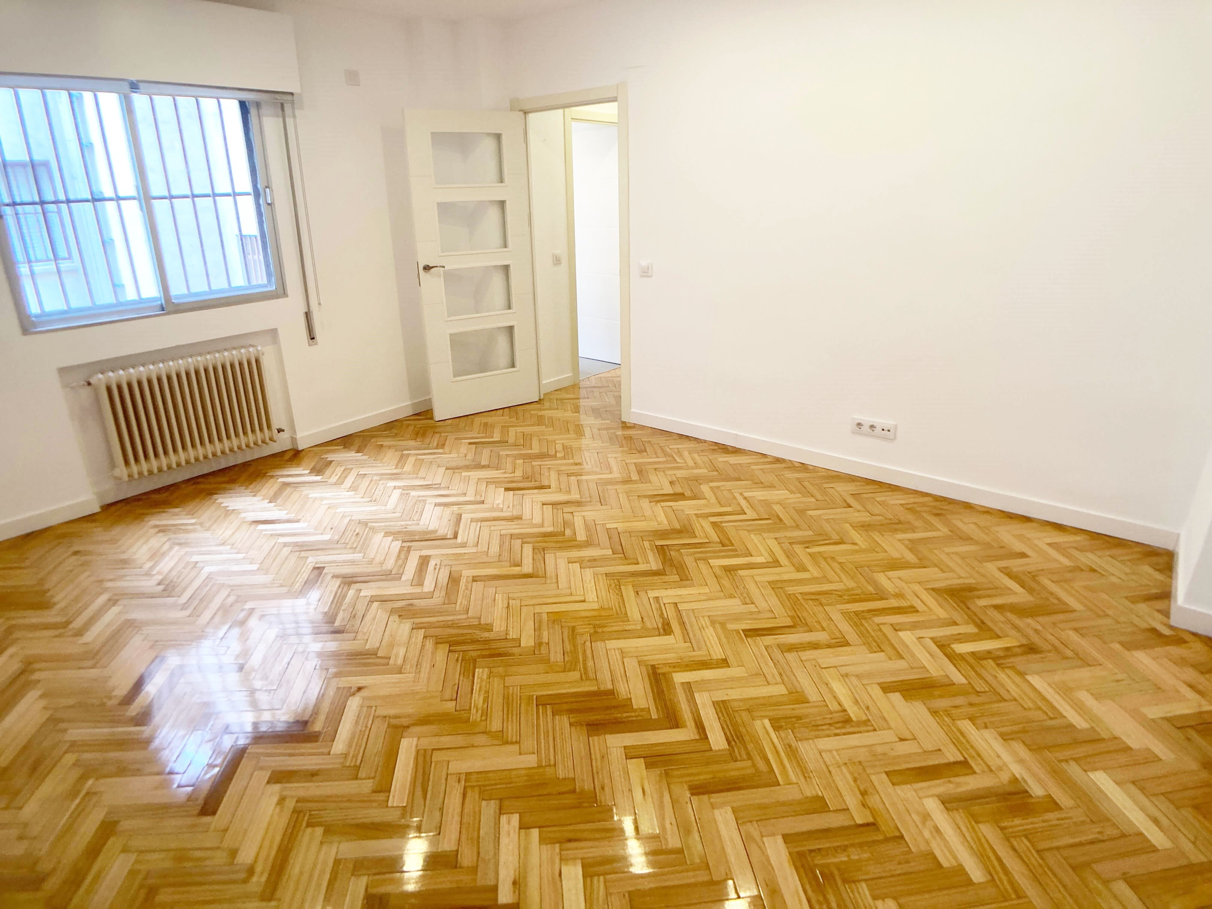 Bedroom of Flat to rent in  Madrid Capital  with Heating, Parquet flooring and Oven