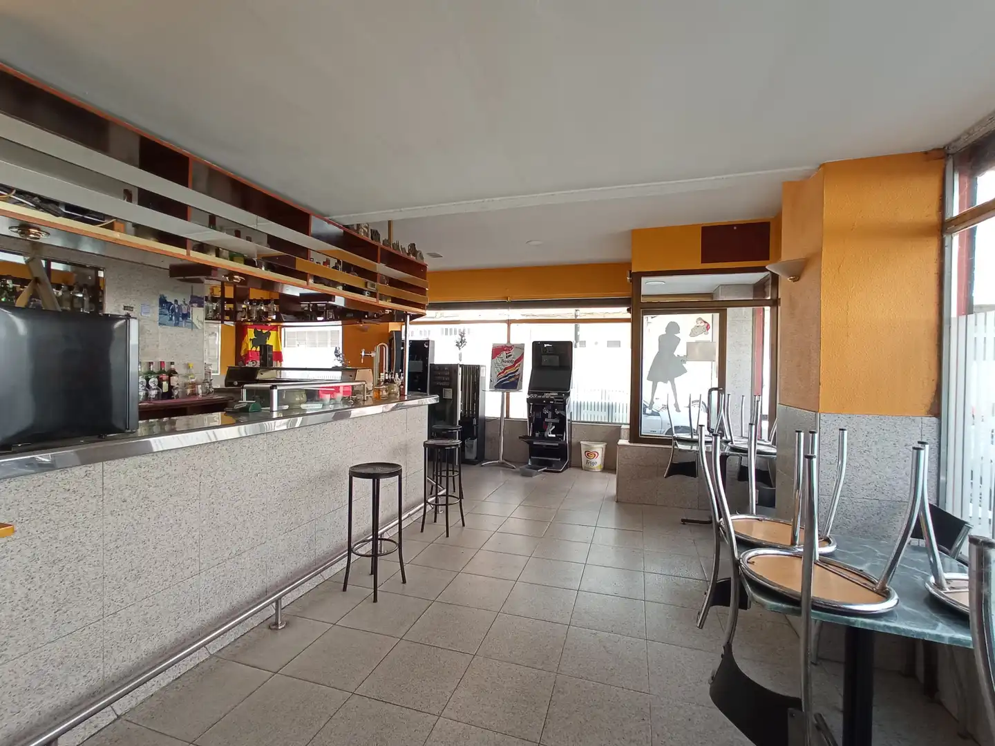 Local comercial en venda a Calle Esteban Sáez Alvarado, imagen 4
