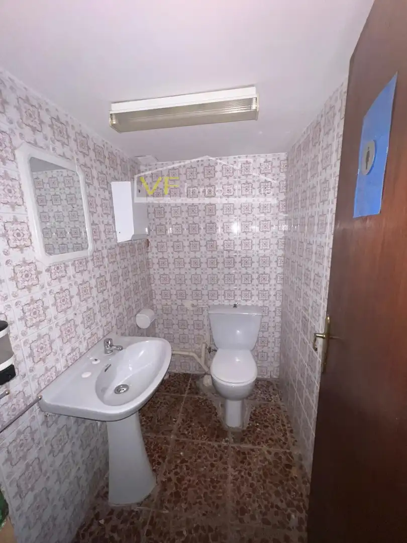 Baño de Local en venta en Málaga con Aire acondicionado