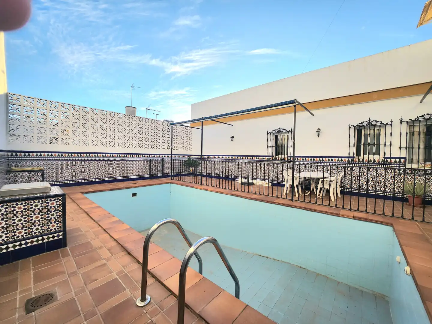 Piscina de Casa o chalet en venta en Alcalá de Guadaira con Aire acondicionado, Calefacción y Jardín privado