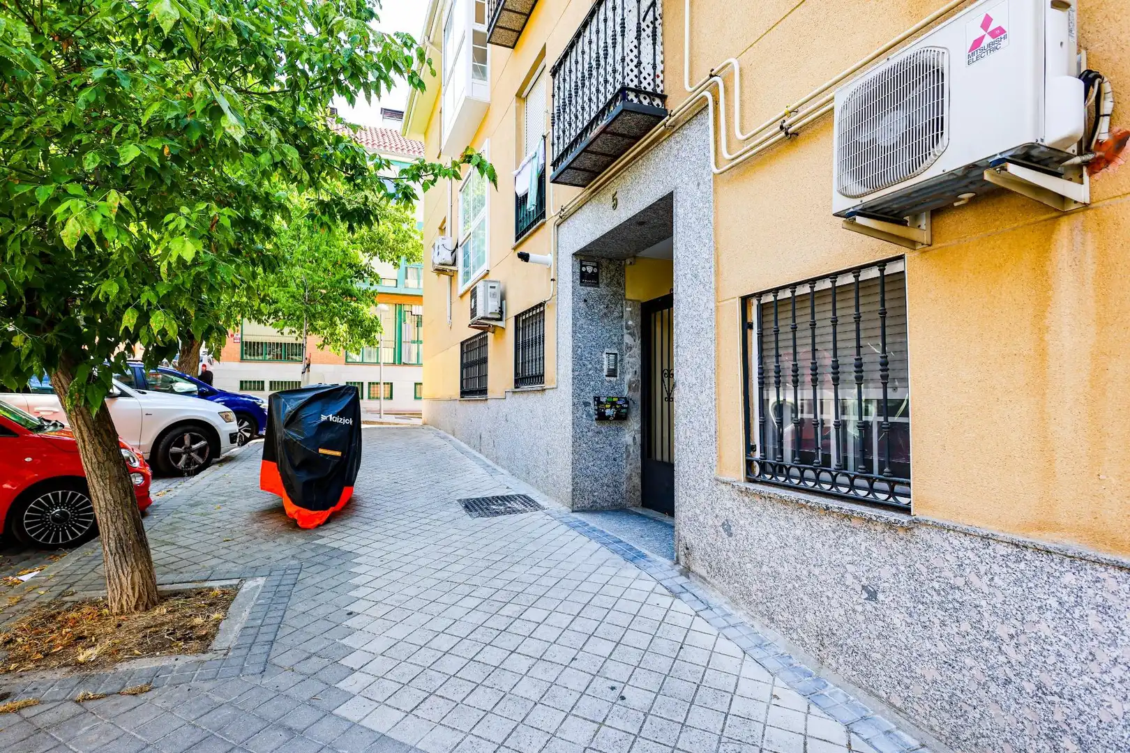 Vista exterior de Apartament en venda en Madrid amb Aire condicionat, Calefacció i Parquet
