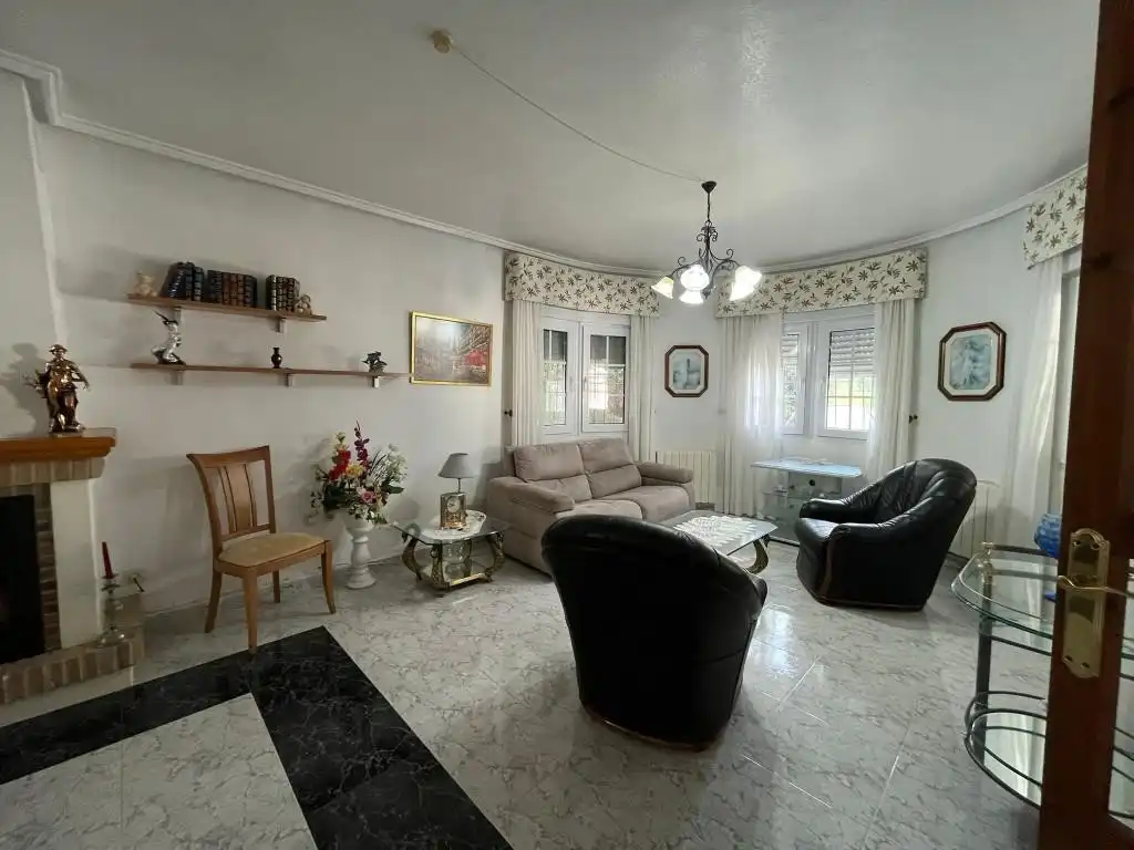 Sala d'estar de Casa o xalet en venda en Los Alcázares amb Aire condicionat, Jardí privat i Terrassa