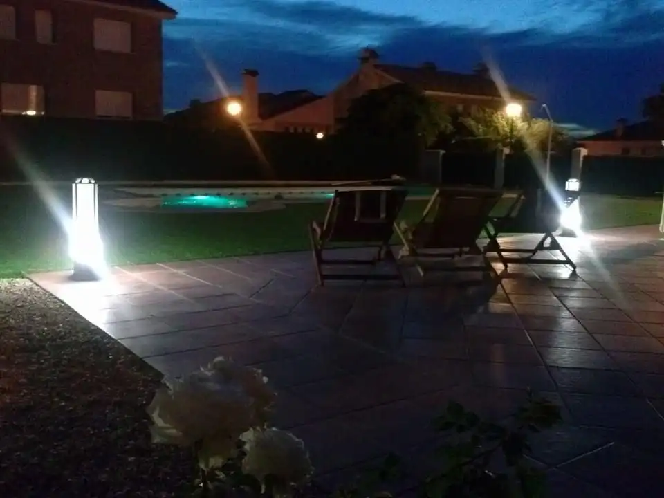 Piscina de Casa o xalet en venda en Serranillos del Valle amb Aire condicionat, Calefacció i Jardí privat