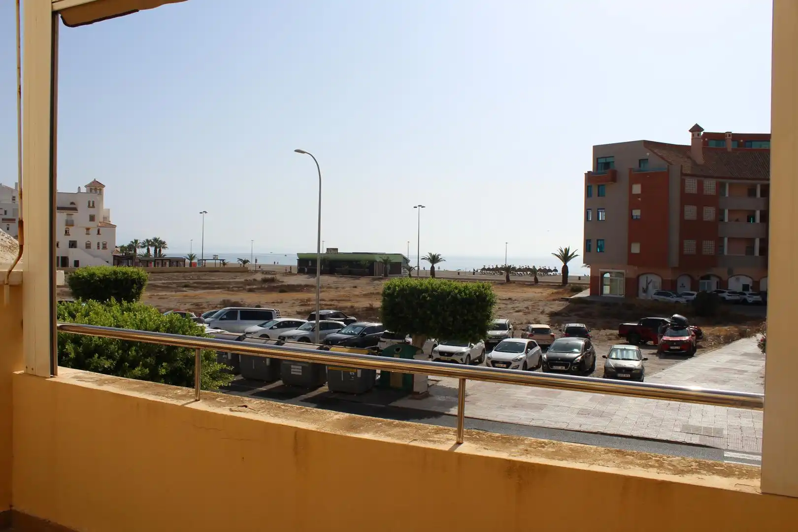 Aparcament de Apartament en venda en Roquetas de Mar amb Aire condicionat, Terrassa i Piscina