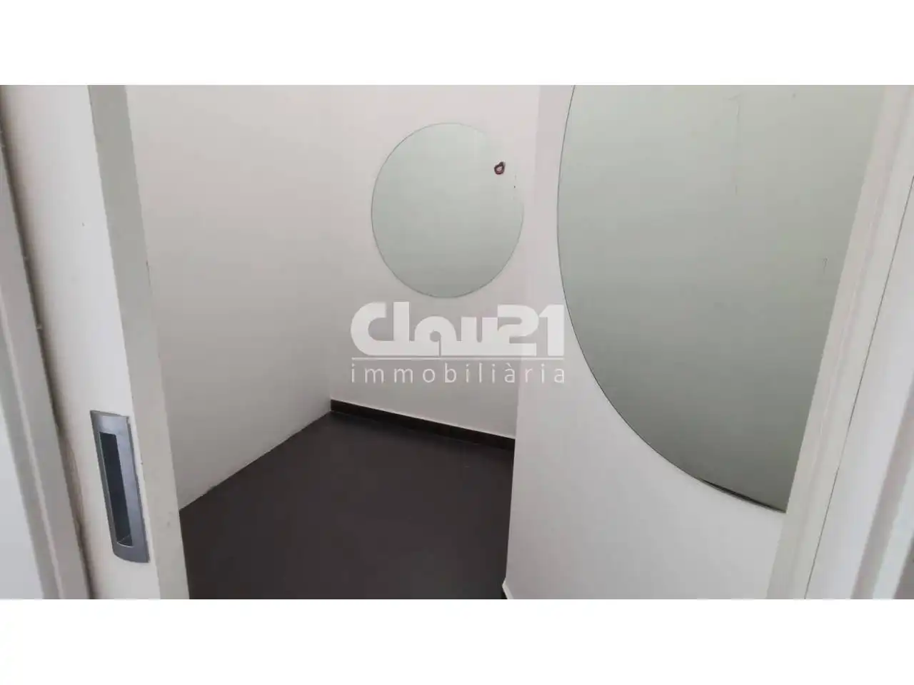 Badezimmer von Geschaftsraum zur Miete in Berga mit Alarm