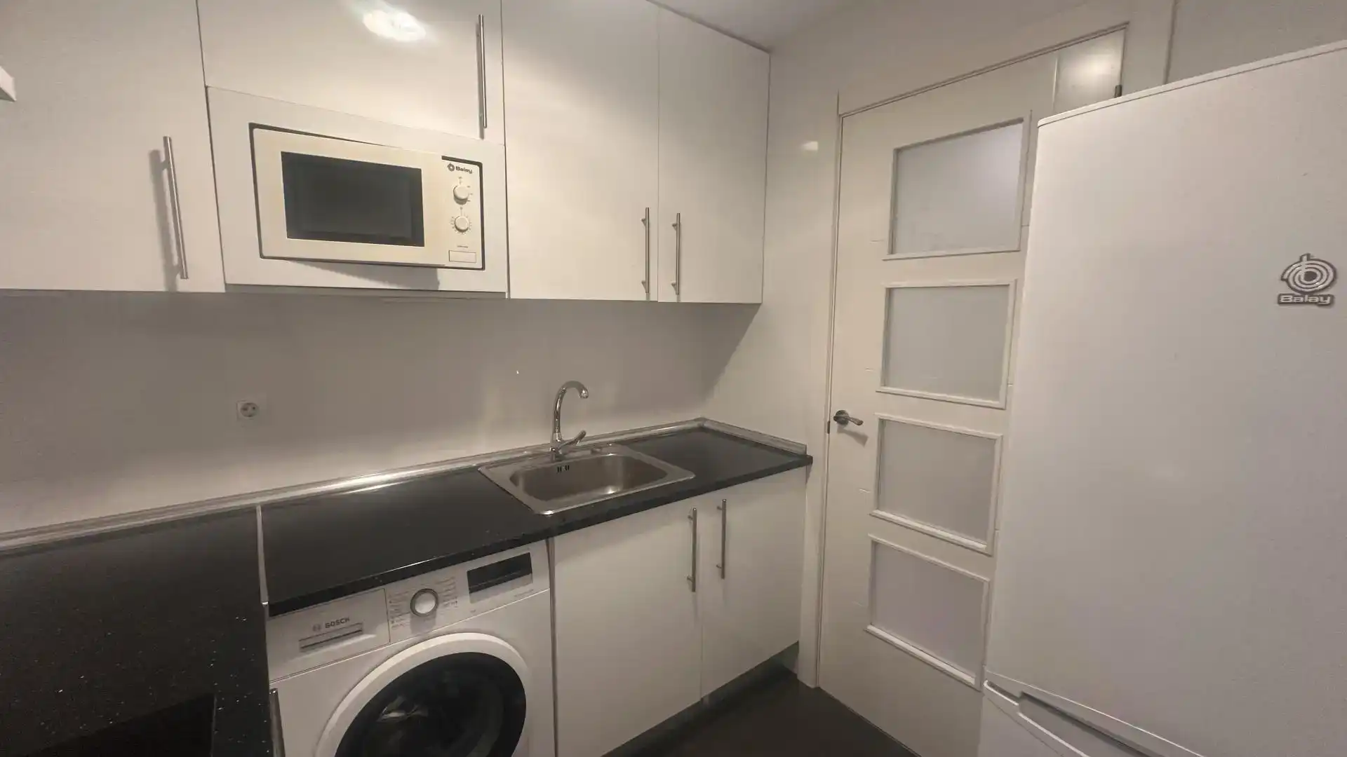 Küche von Wohnungen zur Miete in  Madrid Capital mit Klimaanlage, Schwimmbad und Balkon