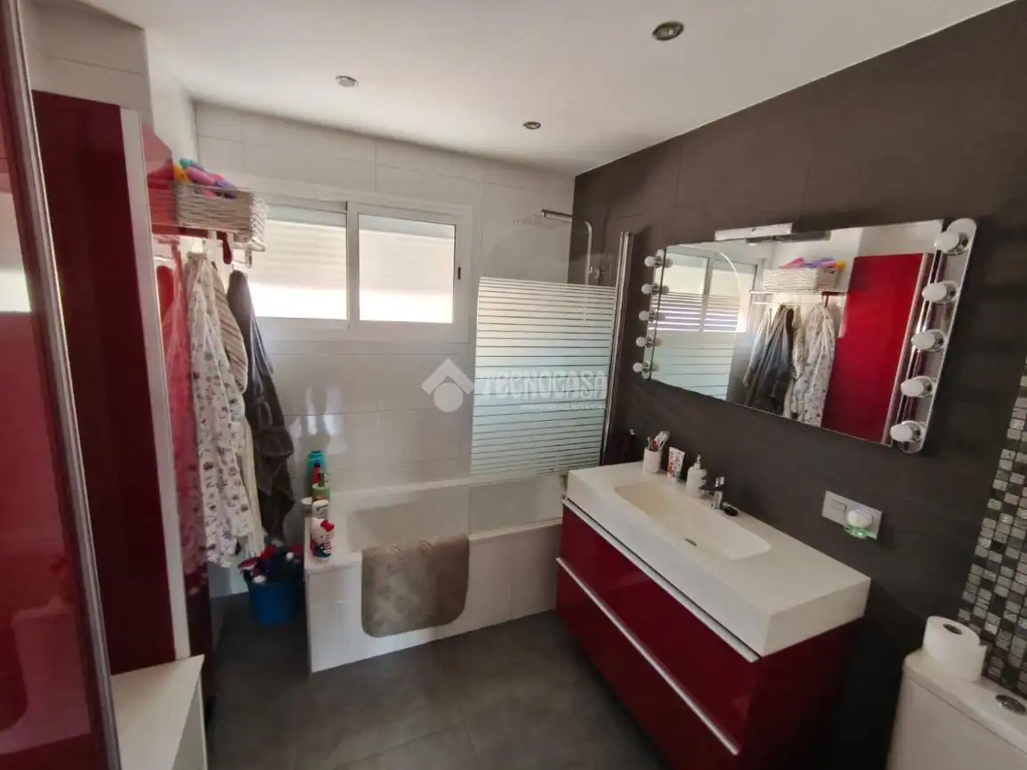 Baño de Piso en venta en Huelva con Aire acondicionado y Balcón