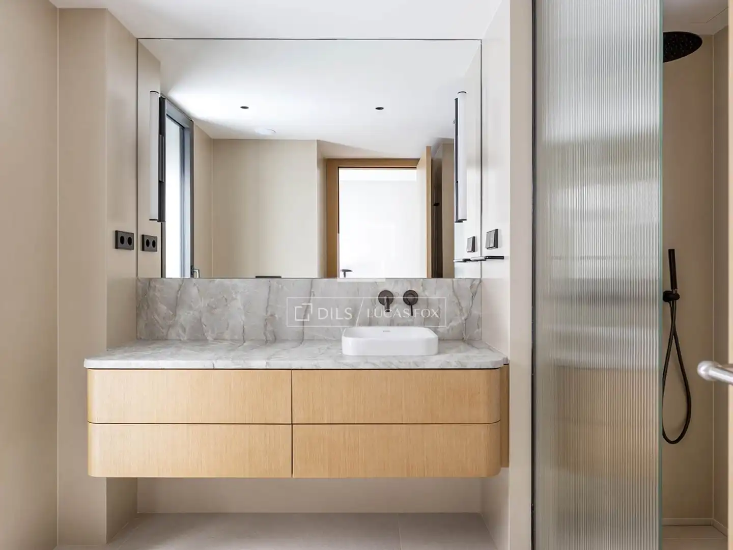 Badezimmer von Wohnung zur Miete in Barcelona mit Klimaanlage, Terrasse und Möbliert