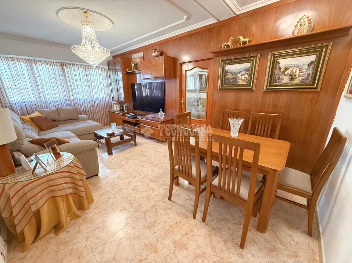 Living room of Flat for sale in  Madrid Capital  with Air Conditioner and Heating