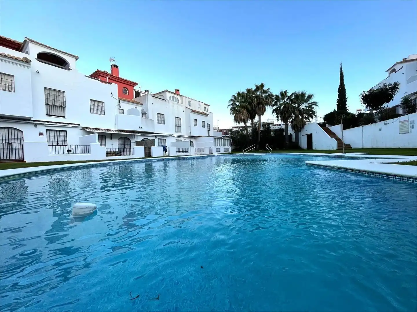 Piscina de Casa o chalet de alquiler en El Portil con Piscina comunitaria