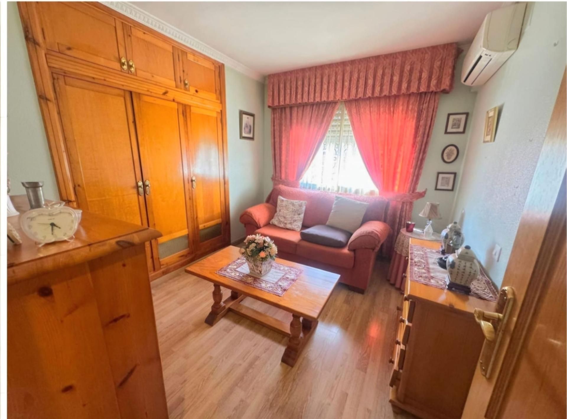 Living room of Flat for sale in Torremolinos  with Air Conditioner, Terrace and Community pool