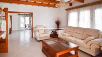 Sala d'estar de Casa o xalet en venda en Ciutadella de Menorca amb Aire condicionat, Jardí privat i Terrassa