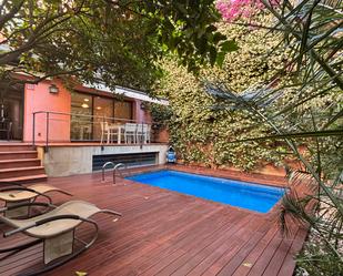 Swimming pool of House or chalet to rent in  Barcelona Capital  with Air Conditioner, Heating and Private garden