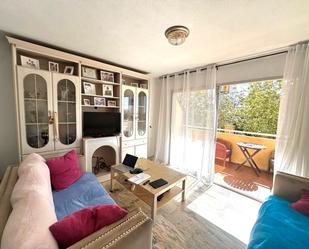 Sala d'estar de Pis en venda en Benalmádena amb Terrassa, Traster i Moblat