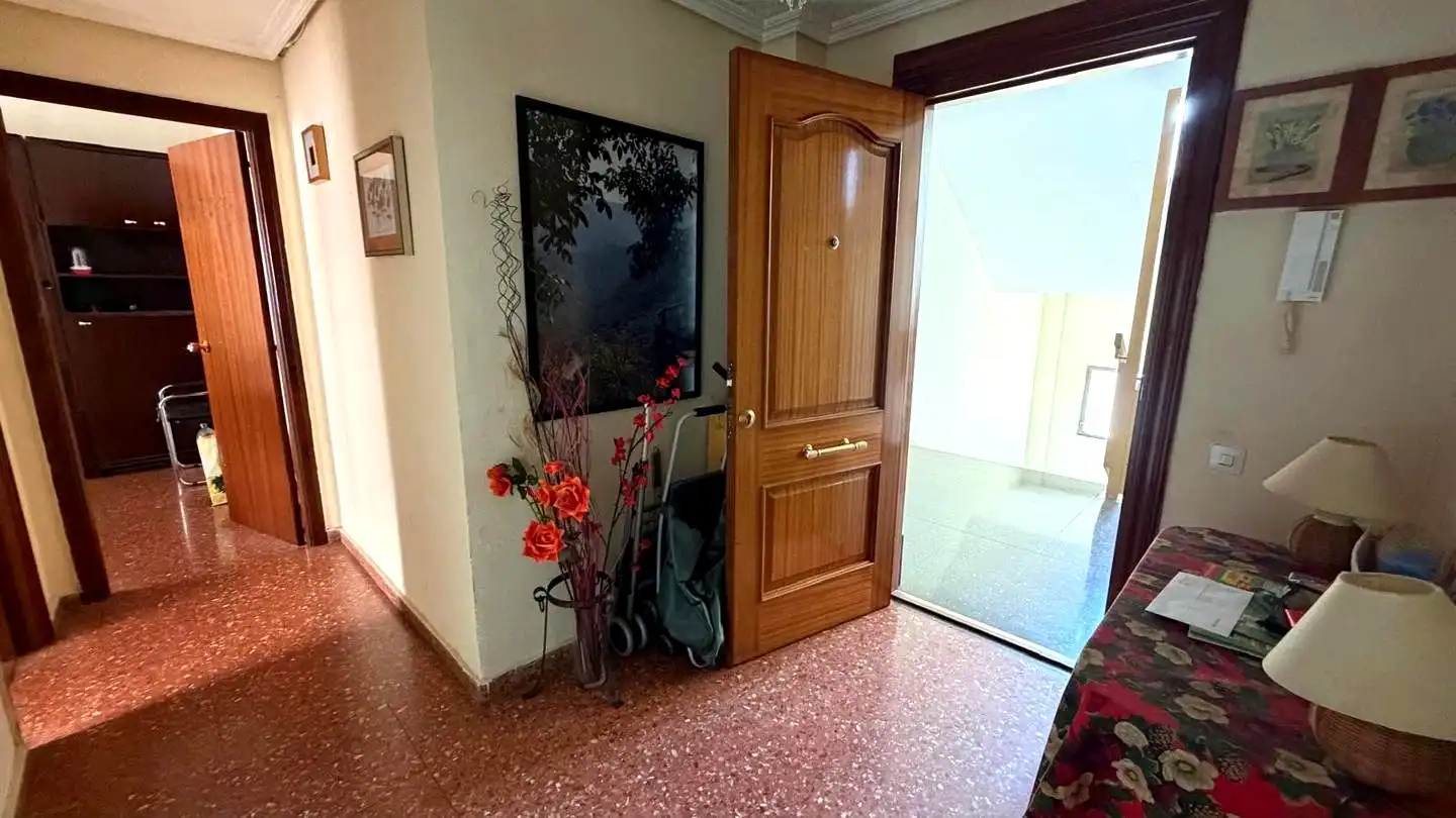 Piso en venta en  Logroño con Calefacción, Terraza y Amueblado