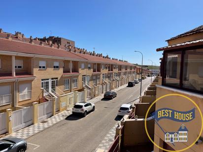 Exterior view of Single-family semi-detached for sale in Cuenca Capital  with Air Conditioner, Heating and Terrace