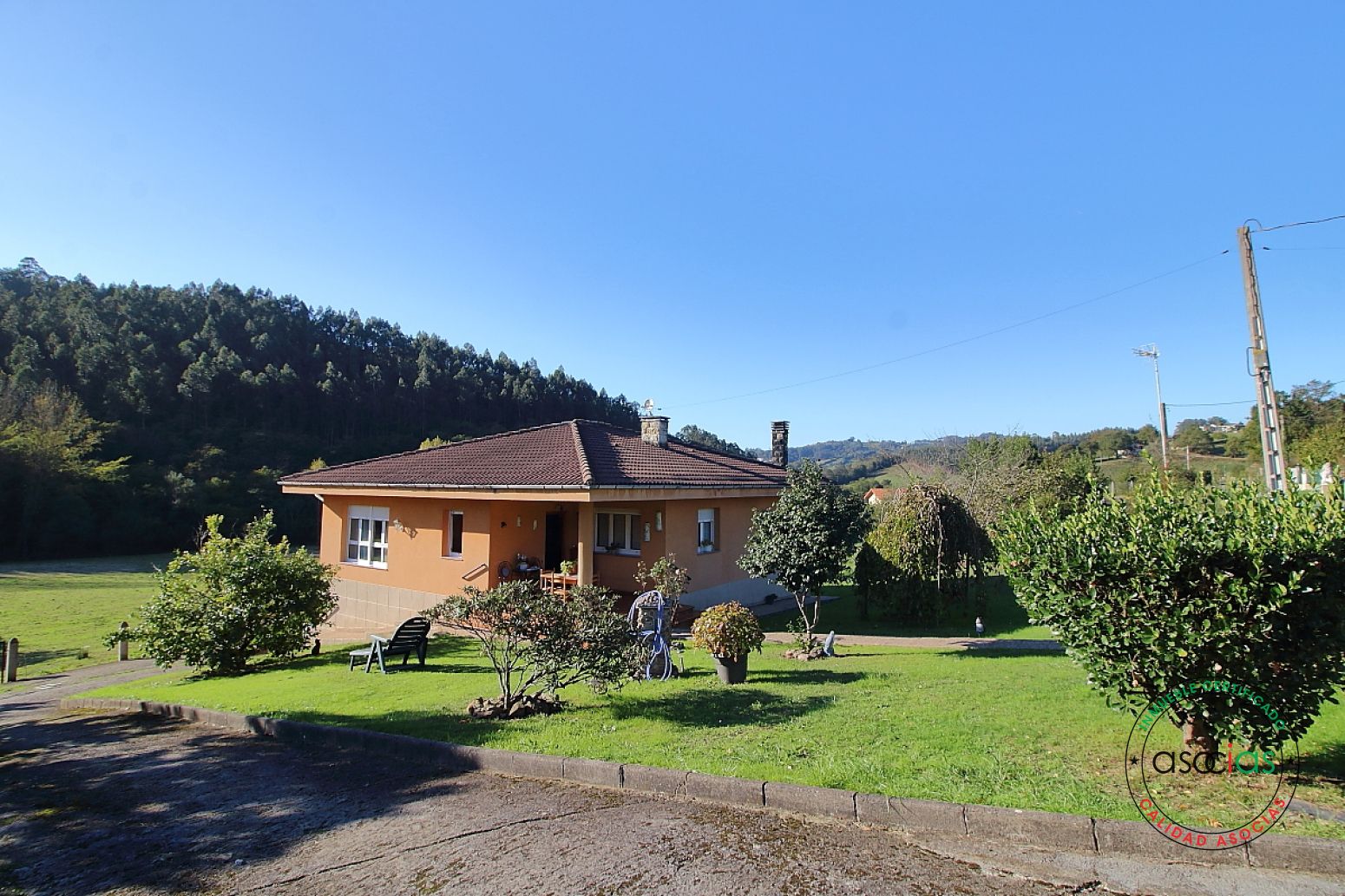 Vista exterior de Casa o chalet en venta en Gijón  con Calefacción y Jardín privado