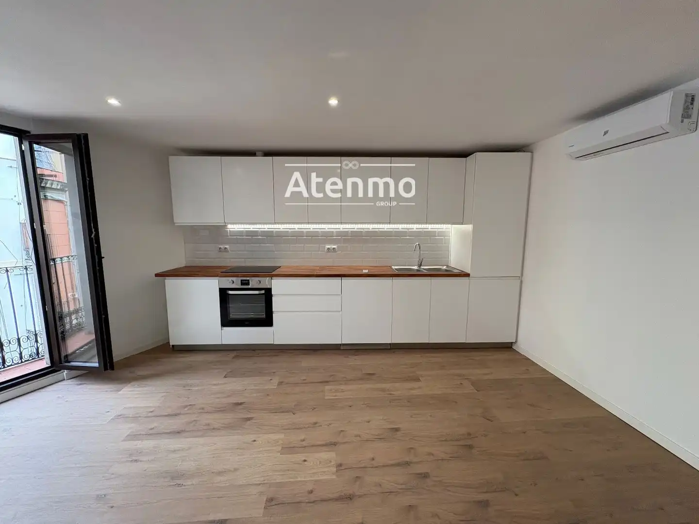 Cocina de Piso en venta en Barcelona con Aire acondicionado y Terraza