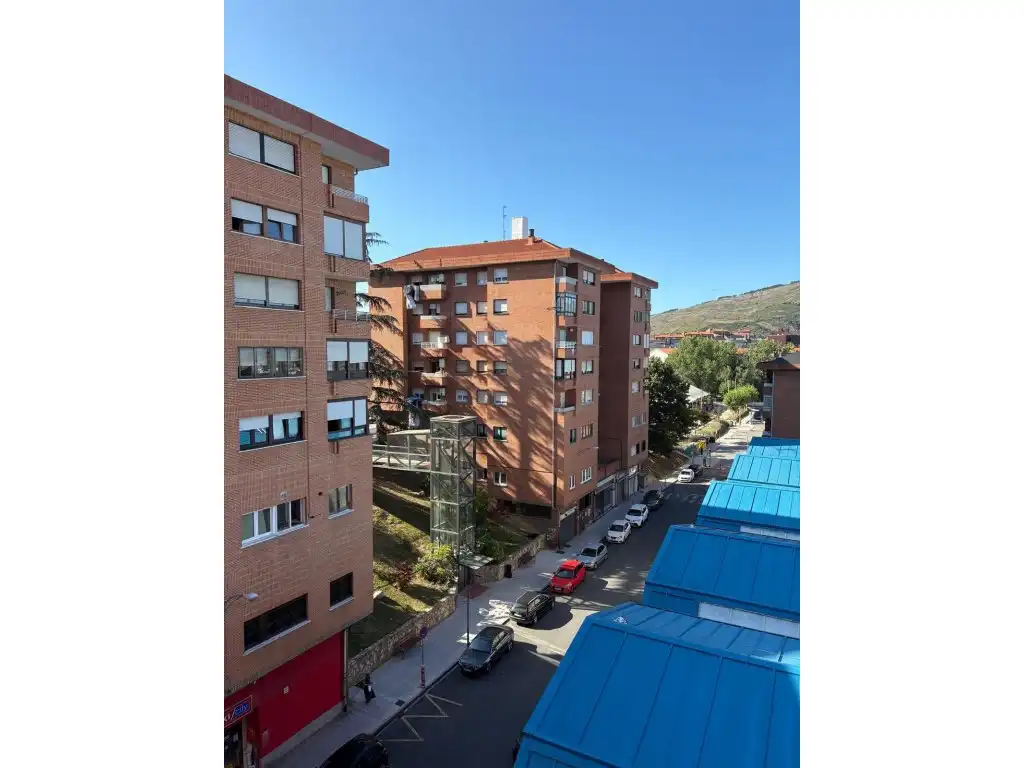 Vista exterior de Pis en venda en Abanto y Ciérvana-Abanto Zierbena