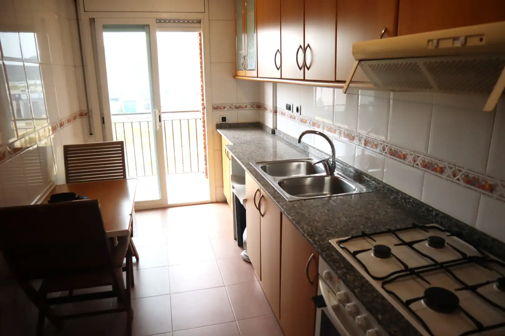 Cuina de Pis en venda en Montcada i Reixac amb Calefacció, Terrassa i Balcó